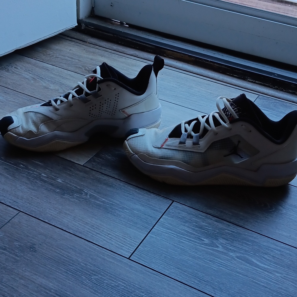 Shoes - Picture 2 of 4